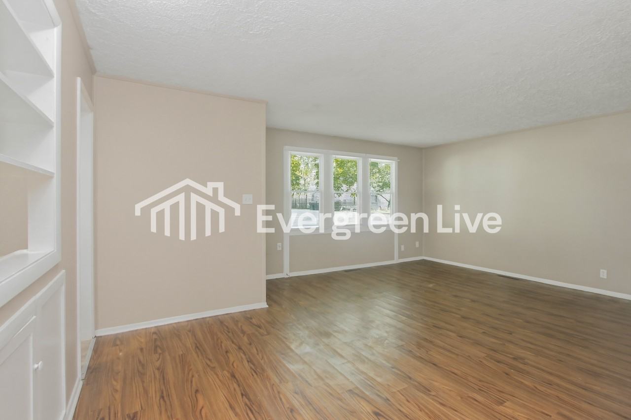 7350 Twin Beech Dr - Photo 5 of 13