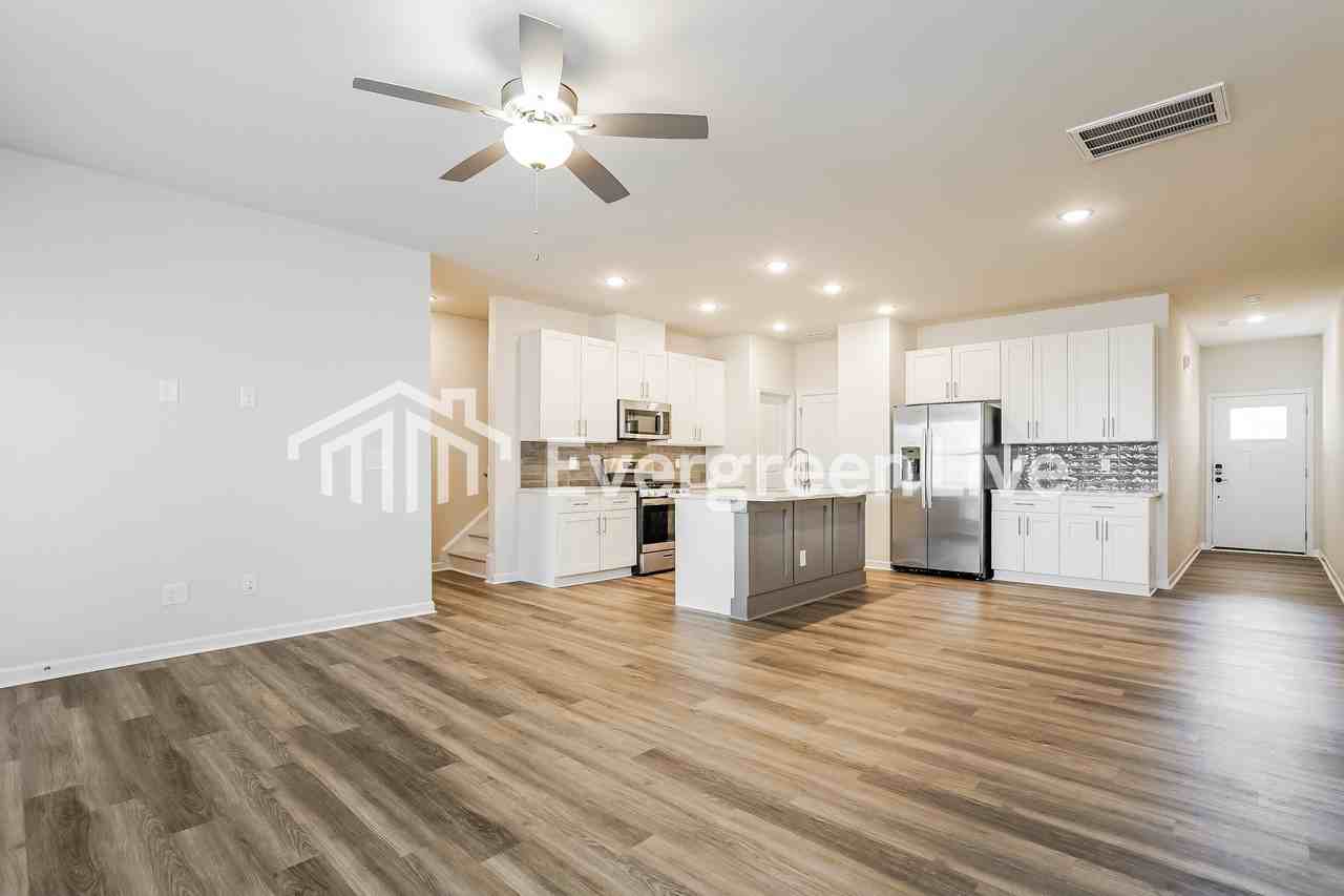 7639 Waypond Ct - Photo 4 of 16