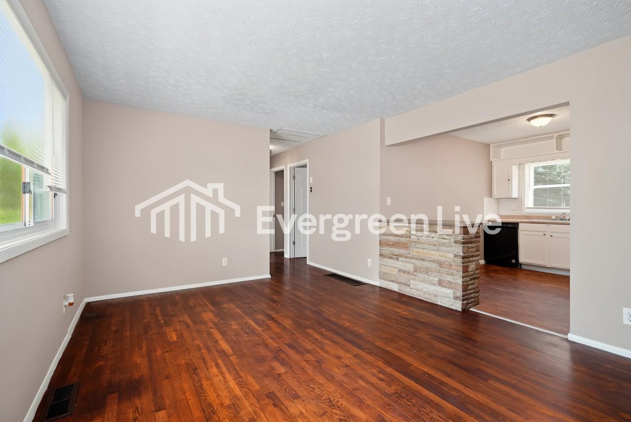 3547 Clearwater Dr - Photo 3 of 15