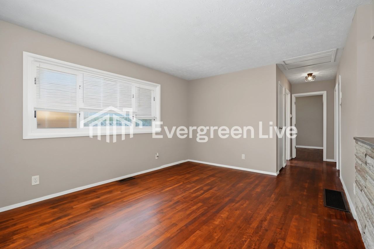 3547 Clearwater Dr - Photo 4 of 15