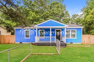 featured image of 421 N Allen Rd