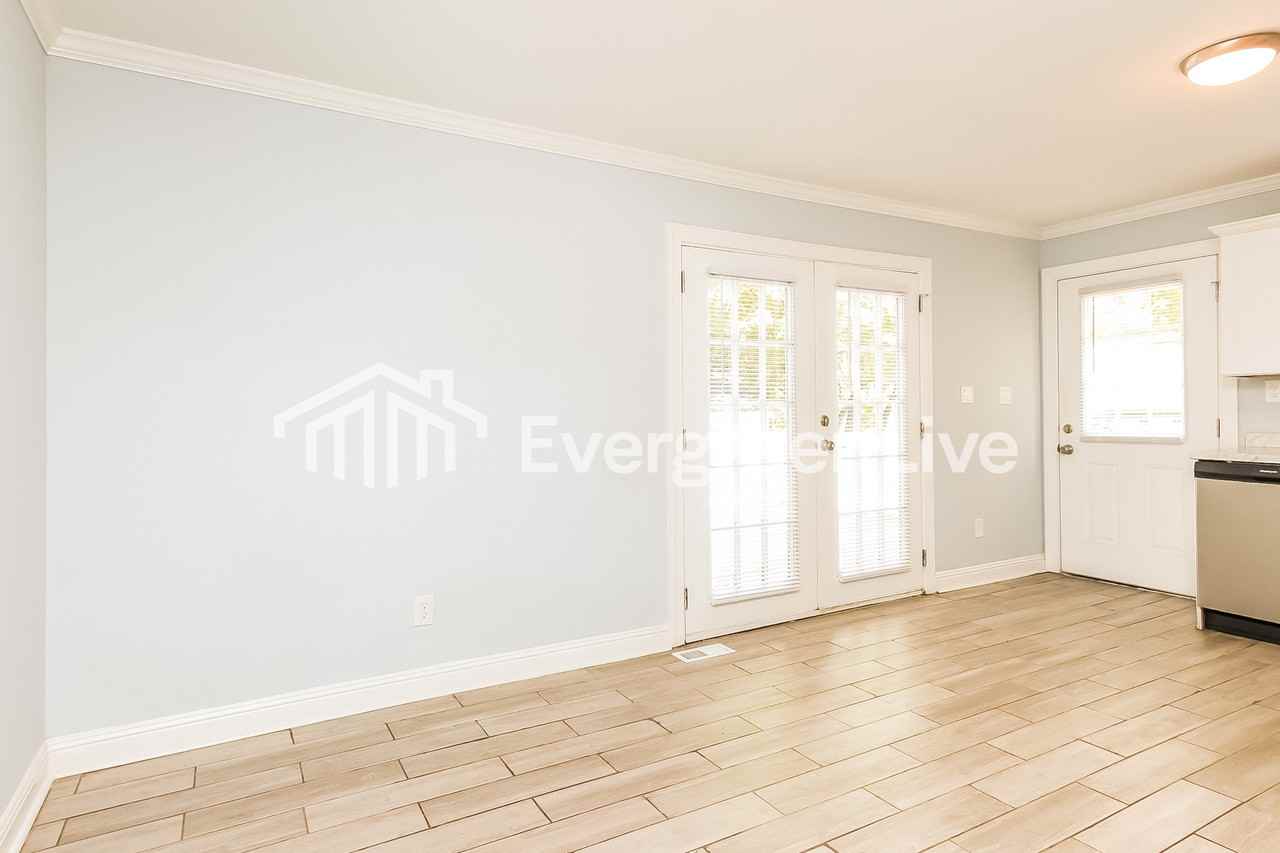 421 N Allen Rd - Photo 5 of 15