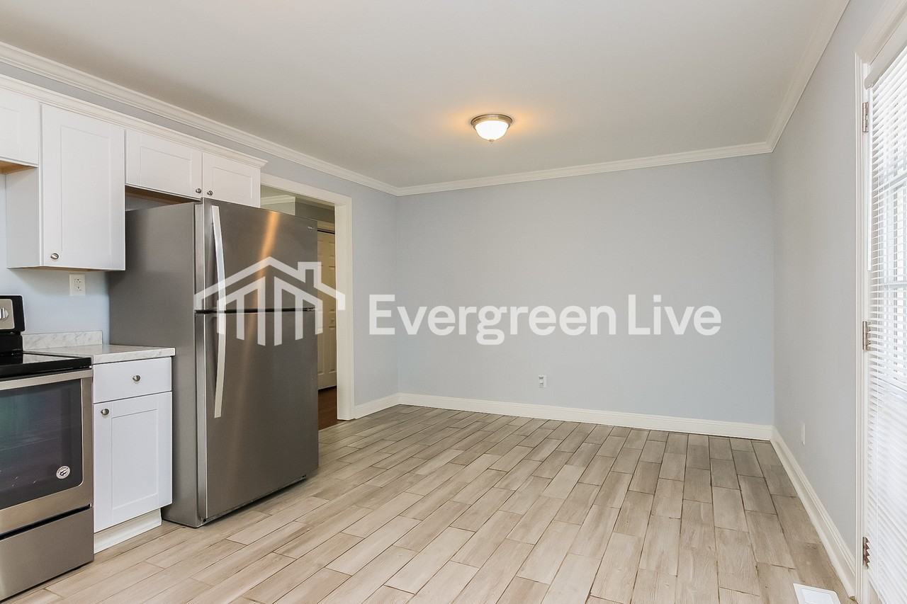 421 N Allen Rd - Photo 6 of 15