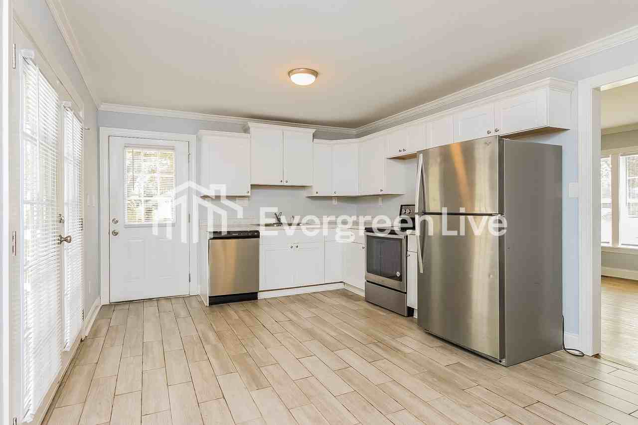 421 N Allen Rd - Photo 7 of 15
