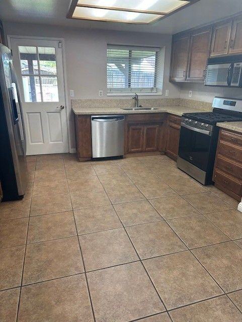 12202 Magruder Ave - Photo 3 of 21