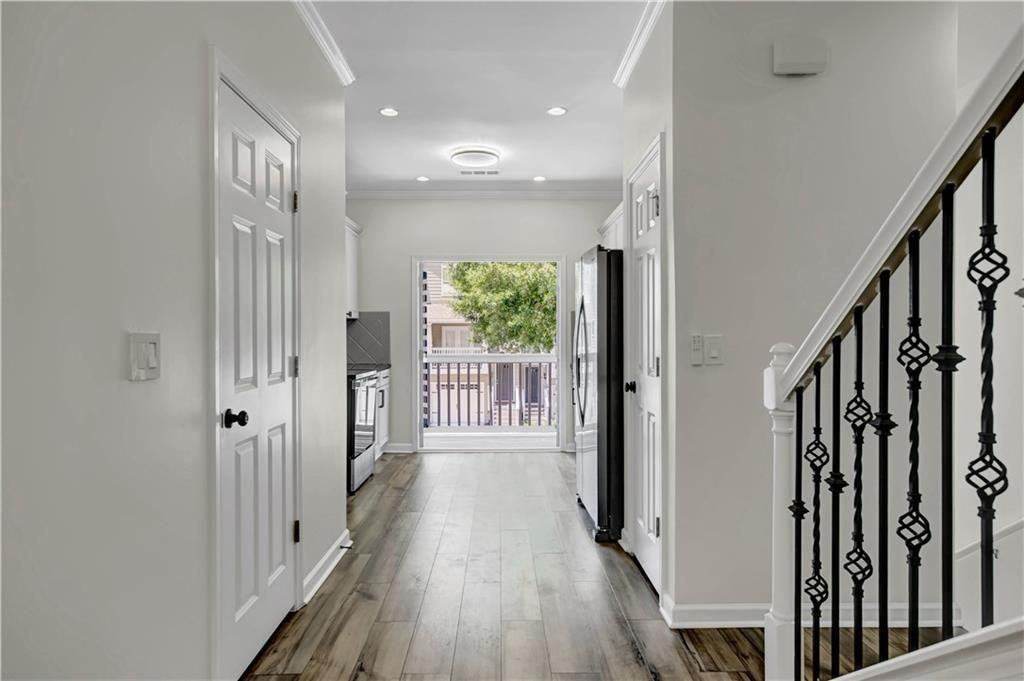 1044 Liberty Pkwy Nw - Photo 4 of 34