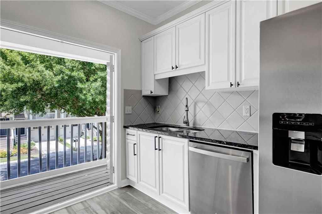 1044 Liberty Pkwy Nw - Photo 5 of 34
