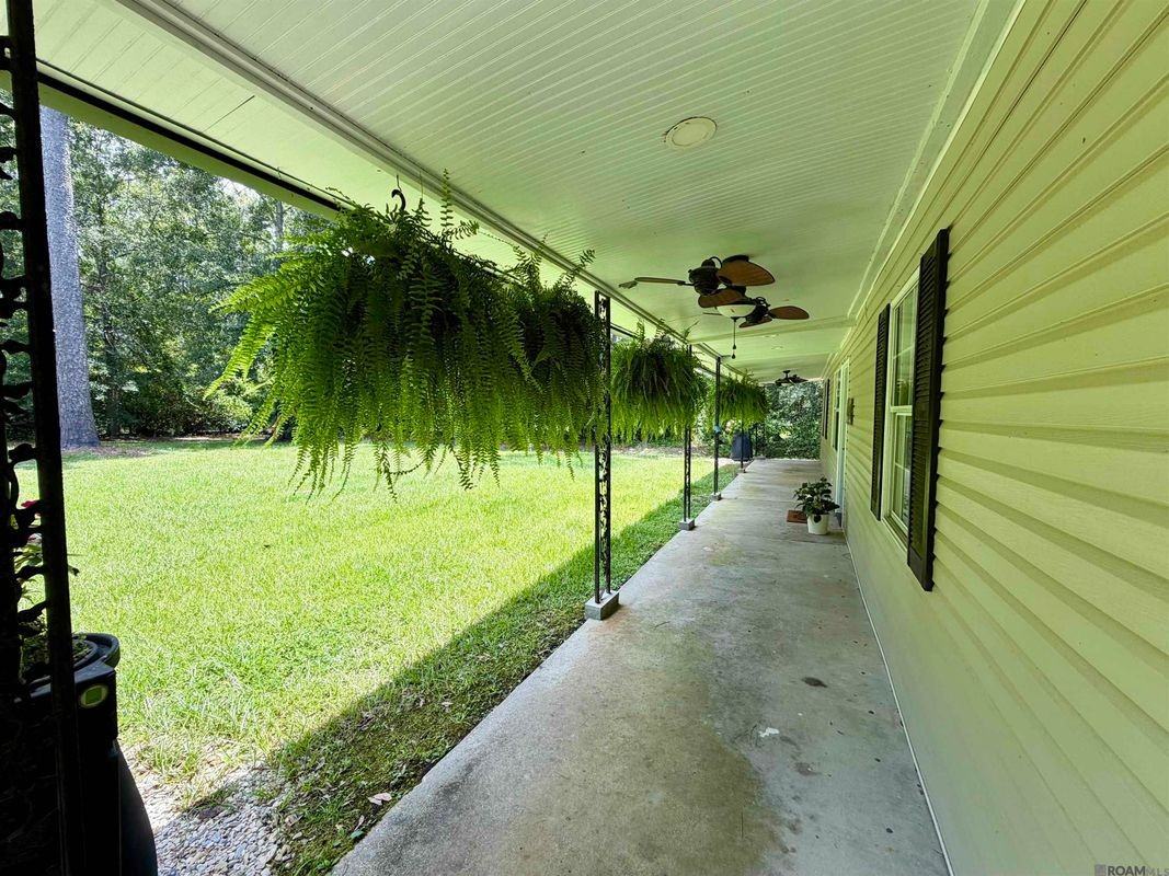 26084 Pichon Rd - Photo 2 of 20