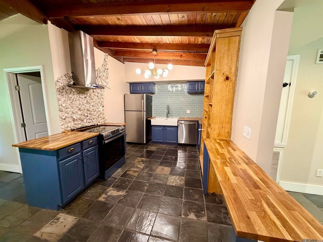 26084 Pichon Rd - Photo 3 of 20