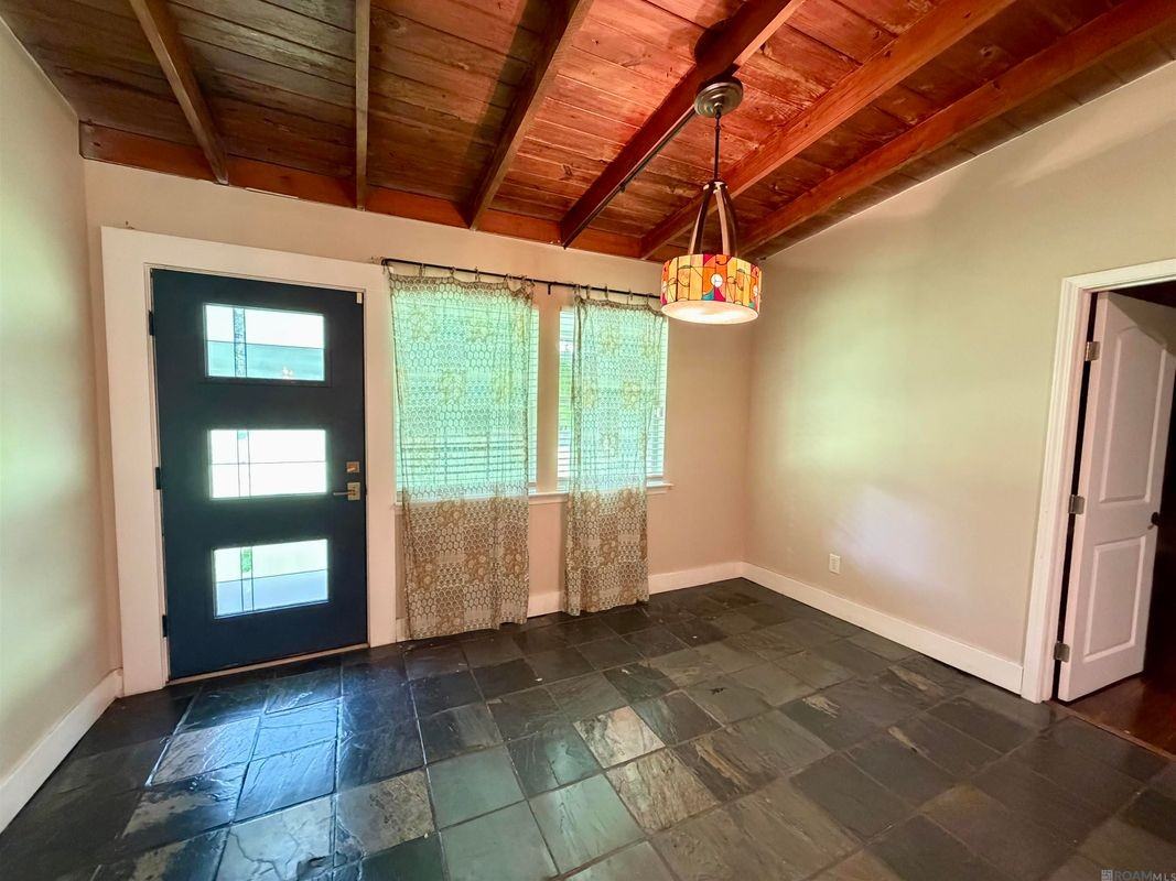 26084 Pichon Rd - Photo 6 of 20