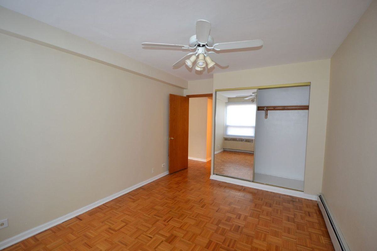 4180 N Marine Dr - Photo 6 of 7