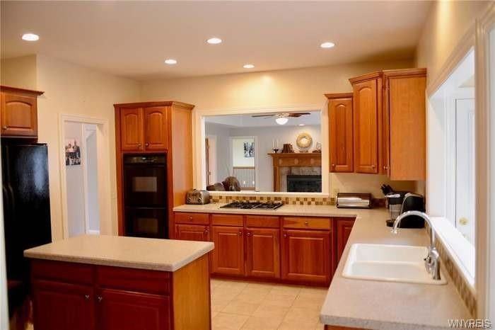8350 Manchester Park Dr - Photo 3 of 13