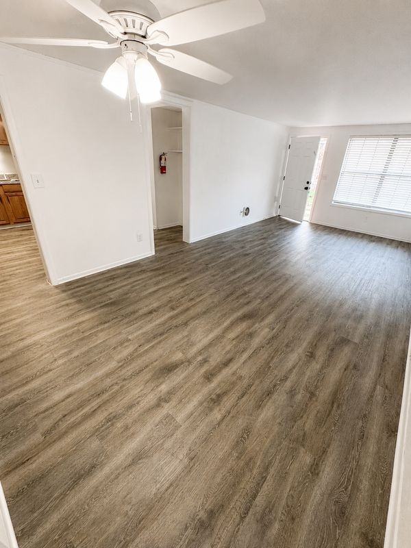 420 Mills St - Photo 3 of 11