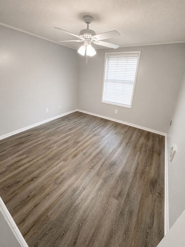 420 Mills St - Photo 7 of 11