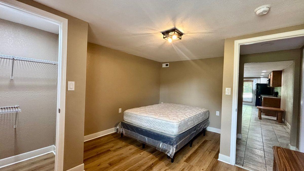 626 W Main St - Photo 3 of 14