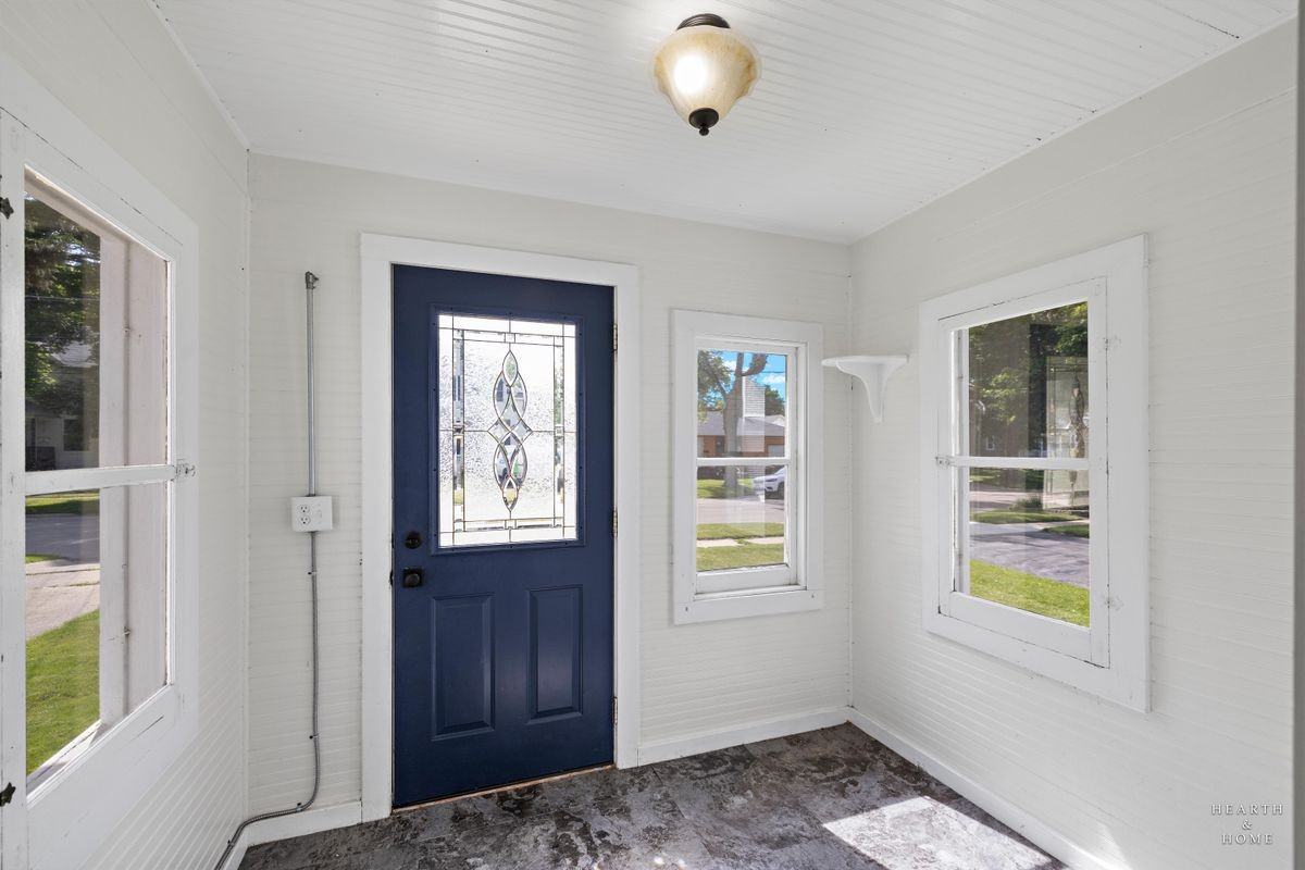 908 Wheeler St - Photo 3 of 21