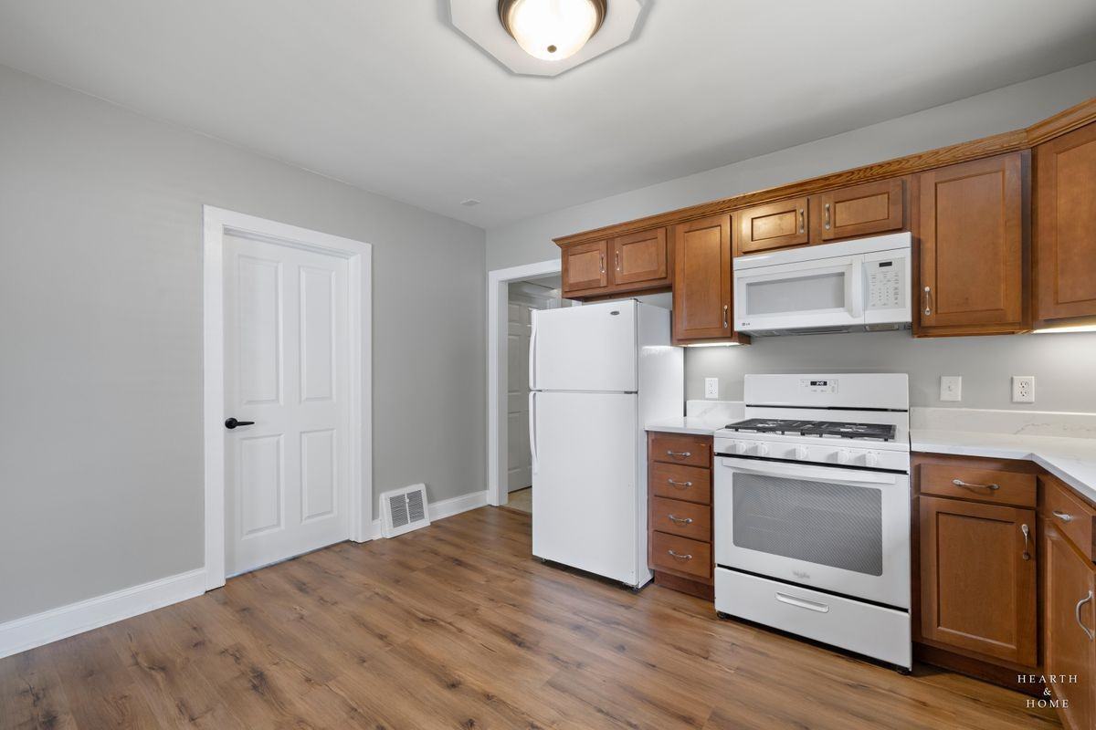 908 Wheeler St - Photo 6 of 21