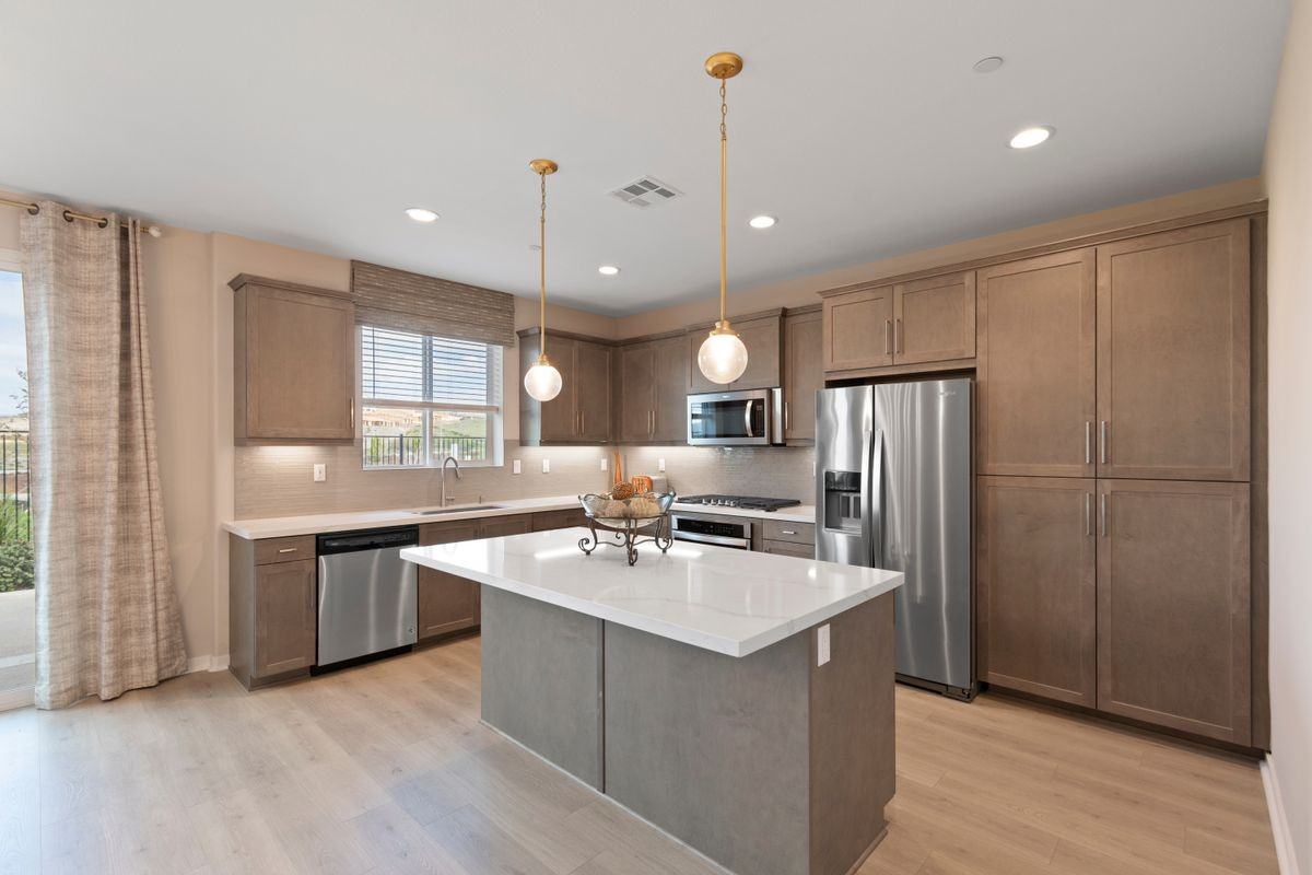 11909 Price St - Photo 3 of 5