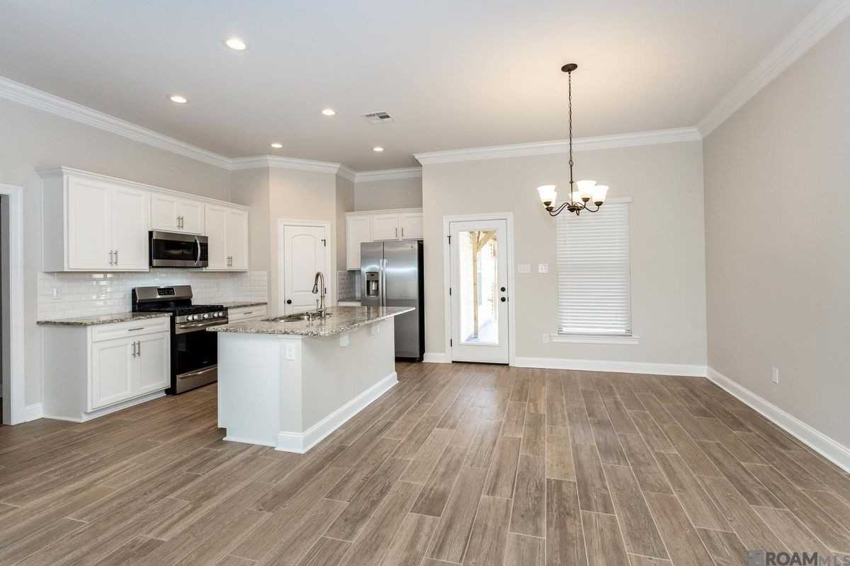 6356 Lake Edge Dr - Photo 4 of 21