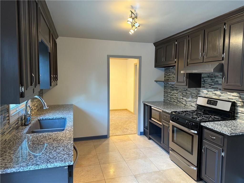 412 Hickory Walk - Photo 5 of 29