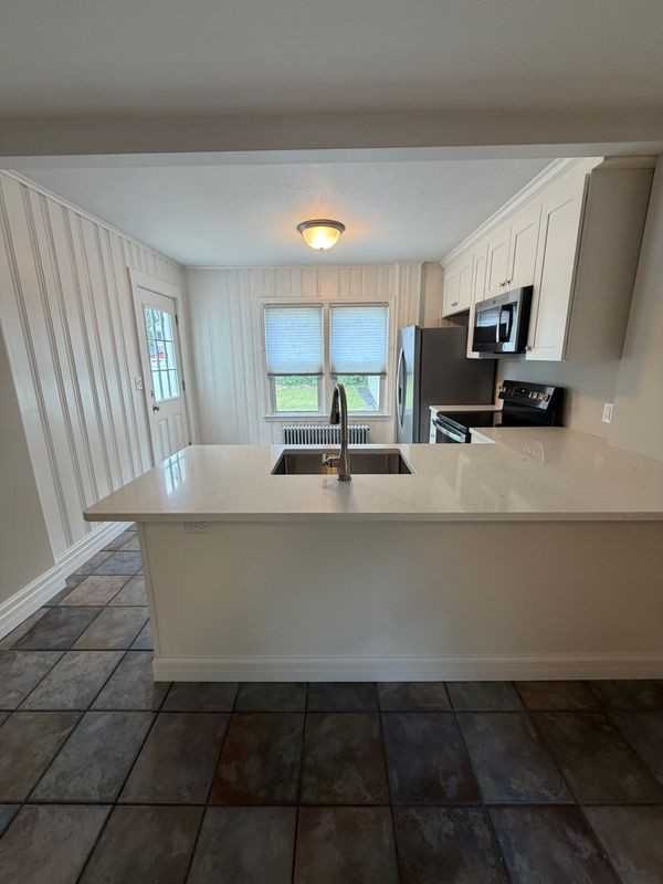 210 N Cherry St - Photo 4 of 12