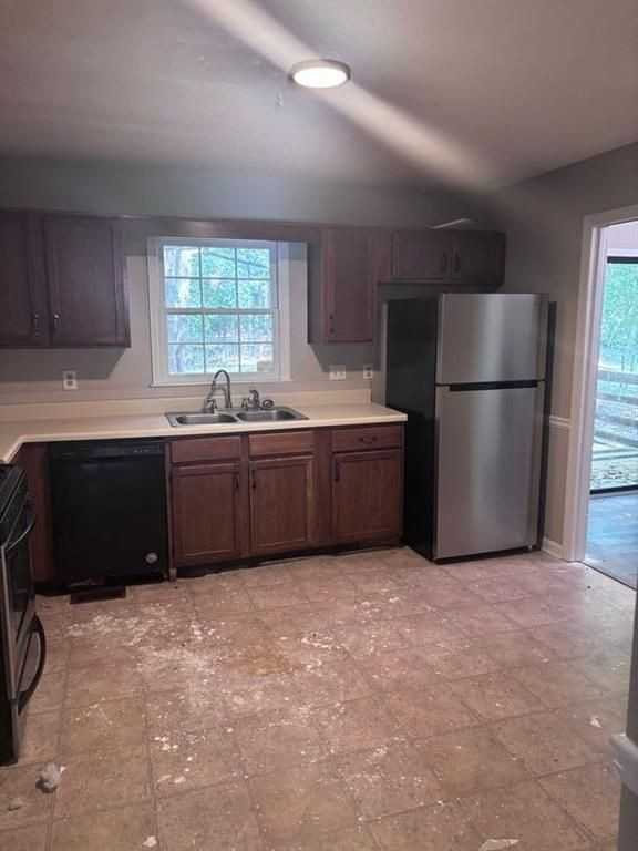 1634 Kimble Dr Sw - Photo 3 of 10