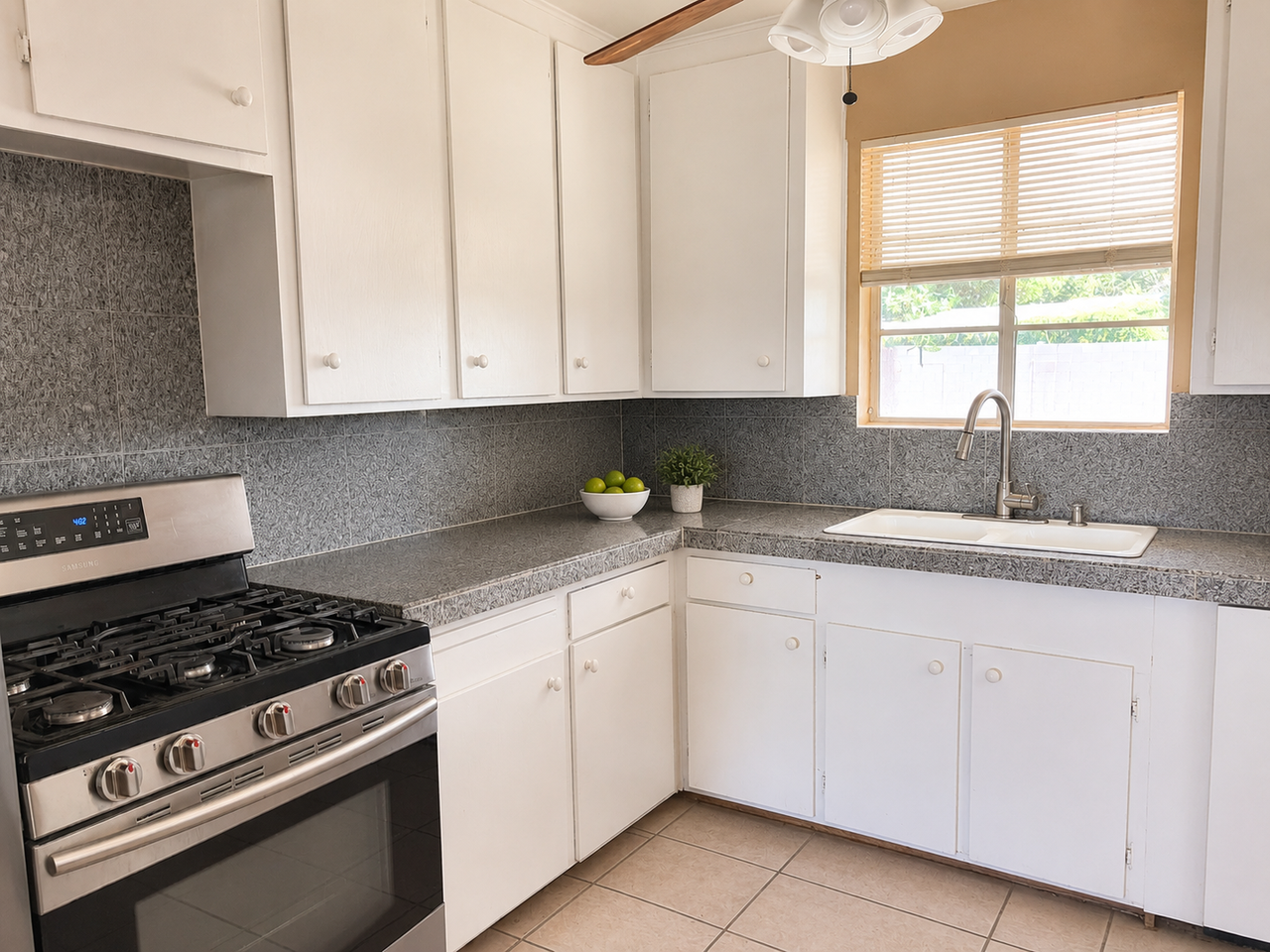 1425 E Hudson Dr - Photo 5 of 13