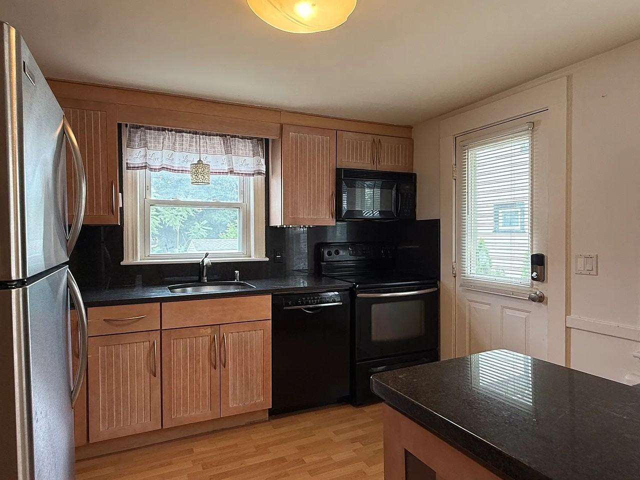 31 Falmouth Rd - Photo 2 of 14