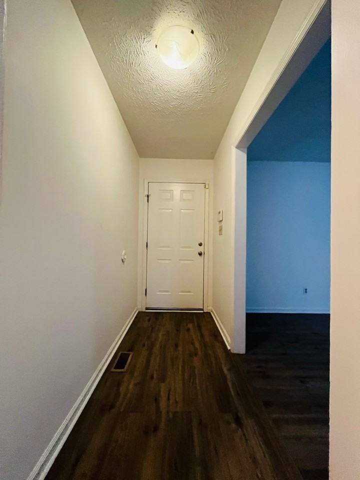6901 Woodmark Dr - Photo 3 of 17