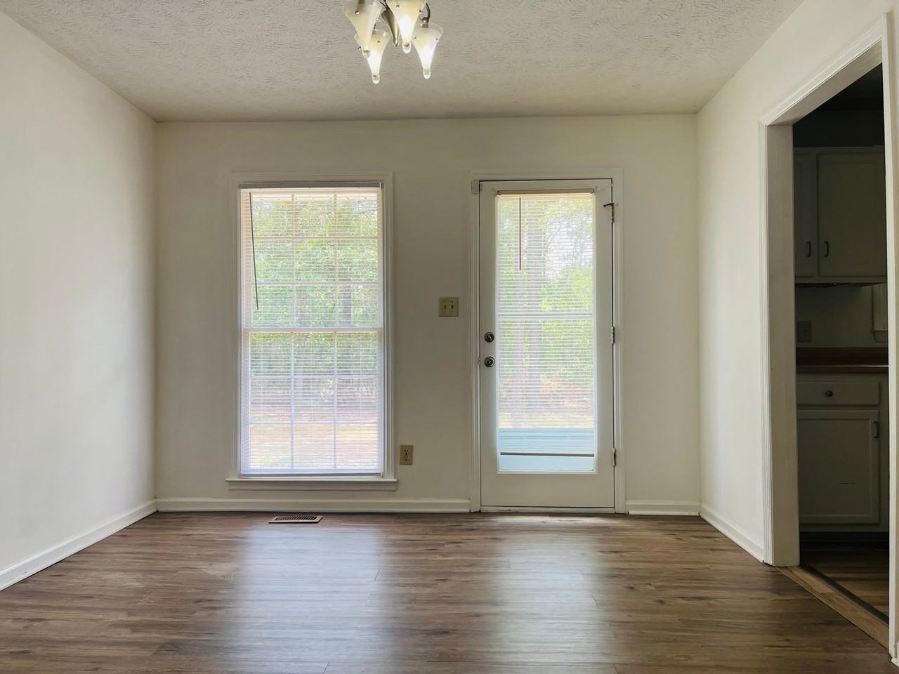 6901 Woodmark Dr - Photo 5 of 17