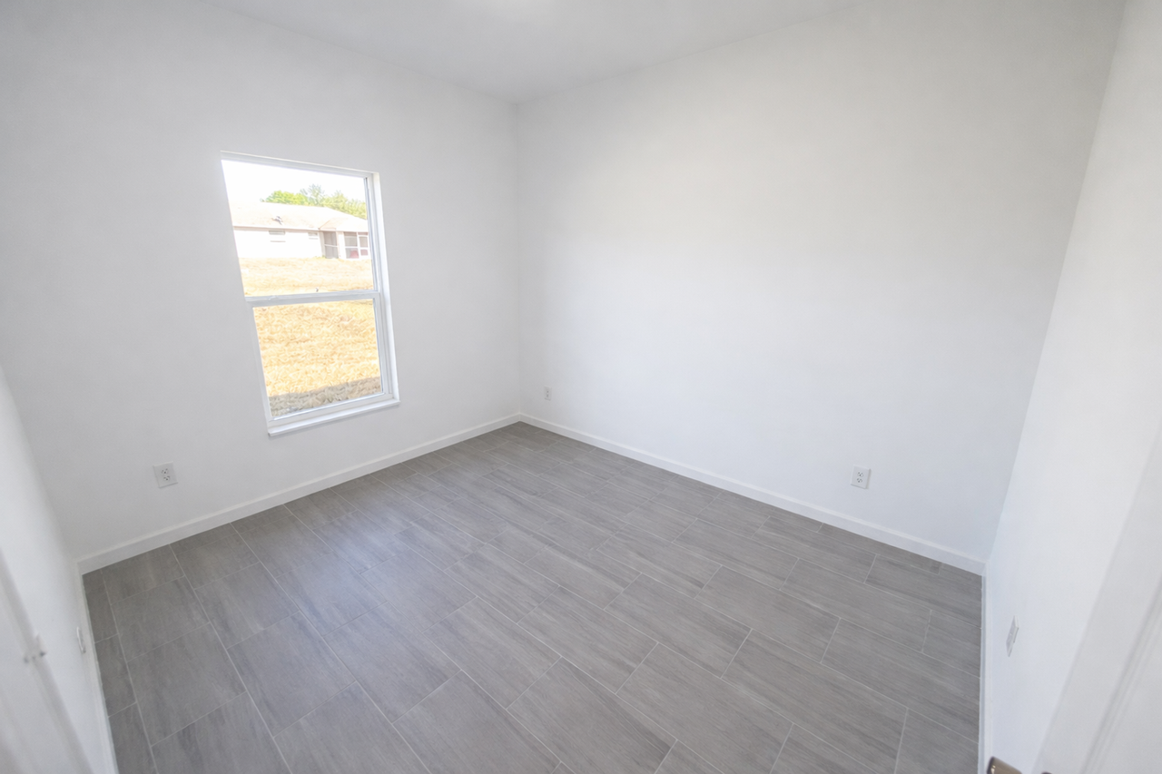 4001 22nd St Sw - Photo 5 of 20