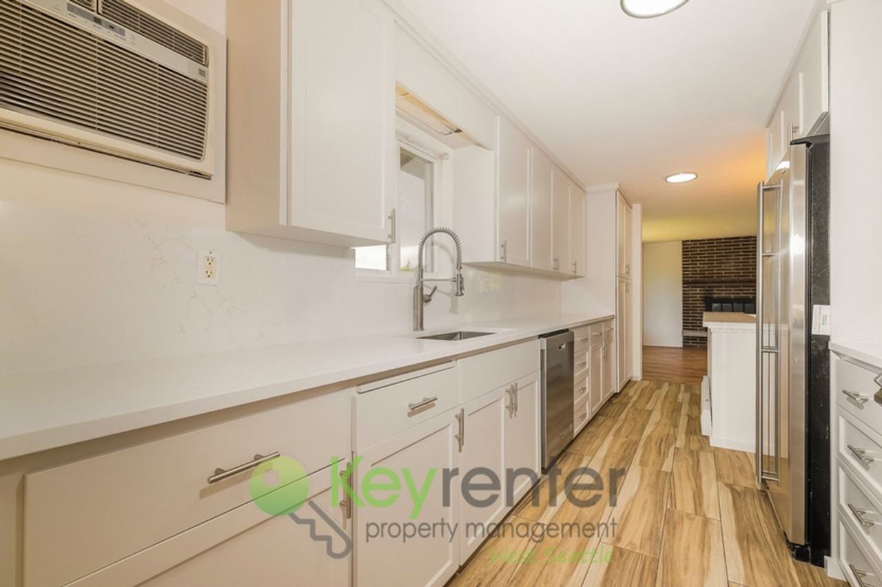 15433 22nd Ave Sw - Photo 3 of 37