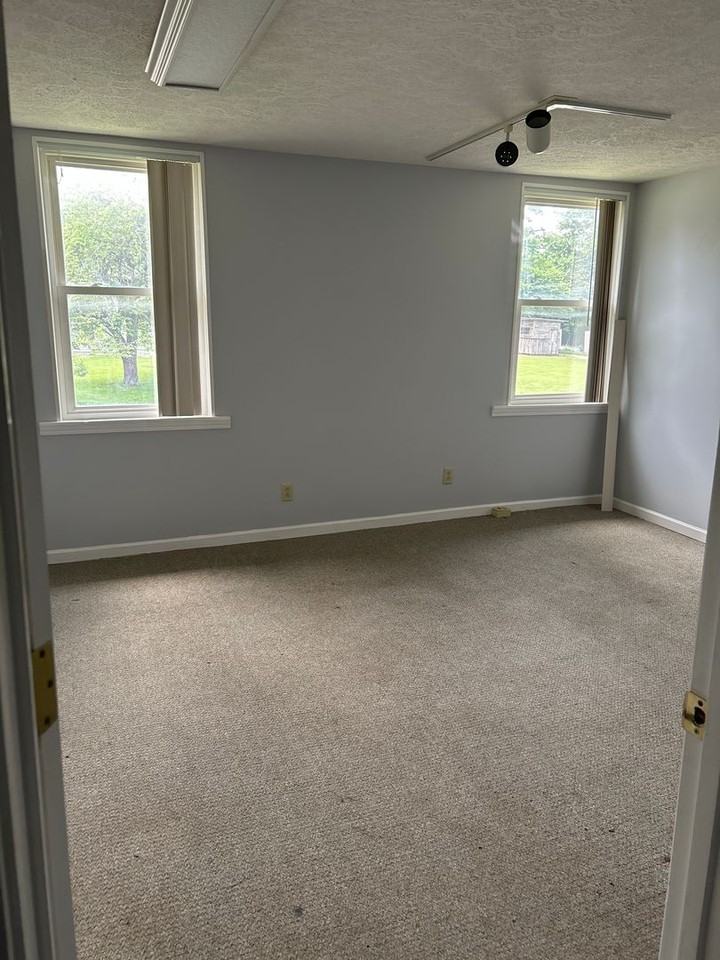 216 W High St - Photo 2 of 7