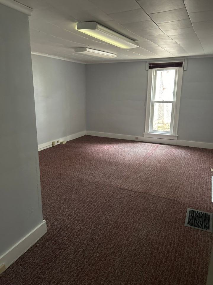 216 W High St - Photo 3 of 7