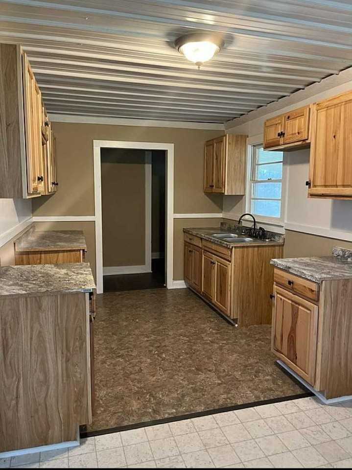 2544 Bradshaw Rd - Photo 4 of 9