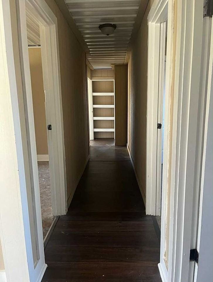 2544 Bradshaw Rd - Photo 7 of 9