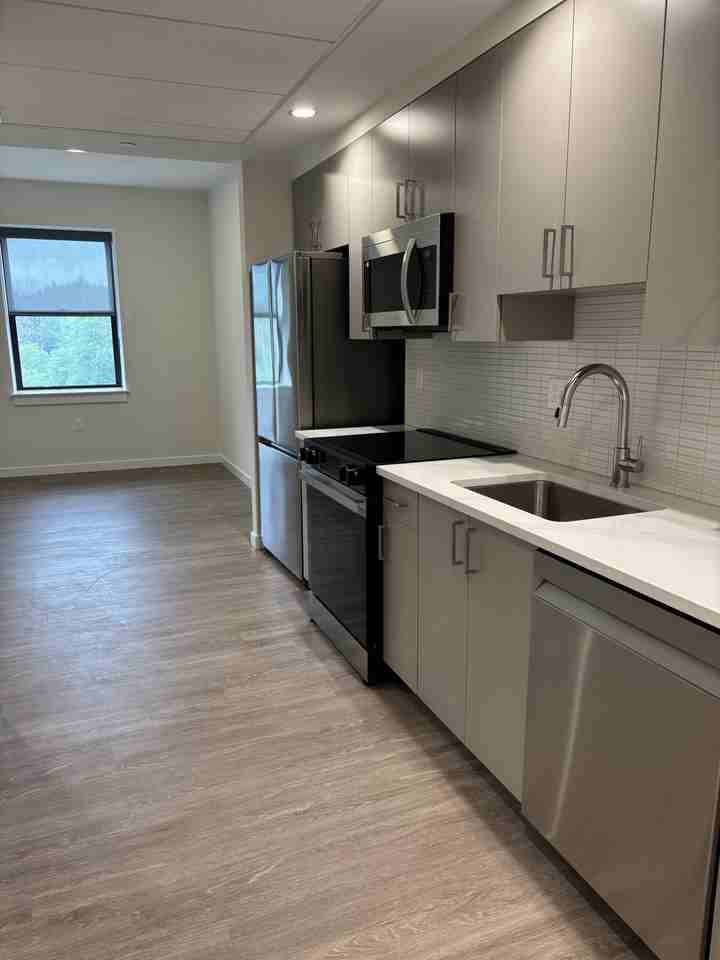 47 Winter St #601 - Photo 5 of 10