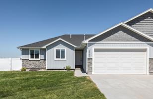 featured image of 3707 Razor Cir