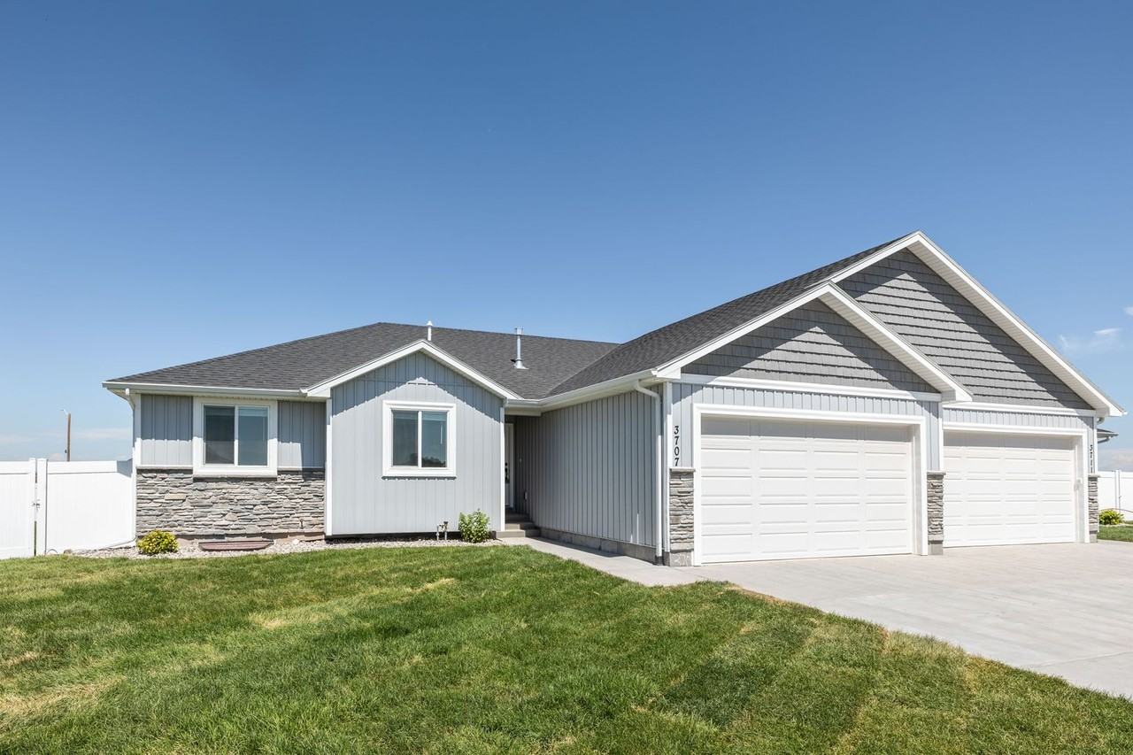 3707 Razor Cir - Photo 3 of 35