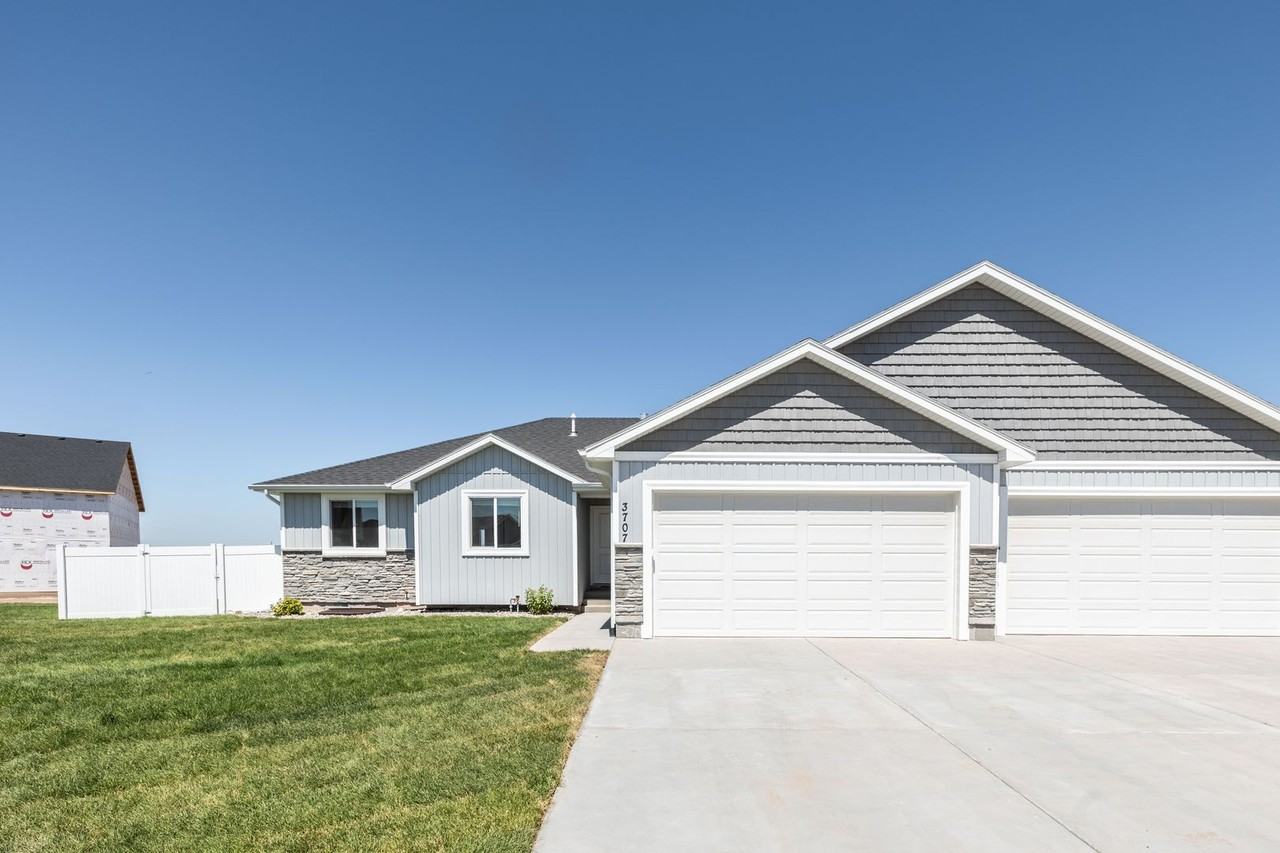 3707 Razor Cir - Photo 4 of 35