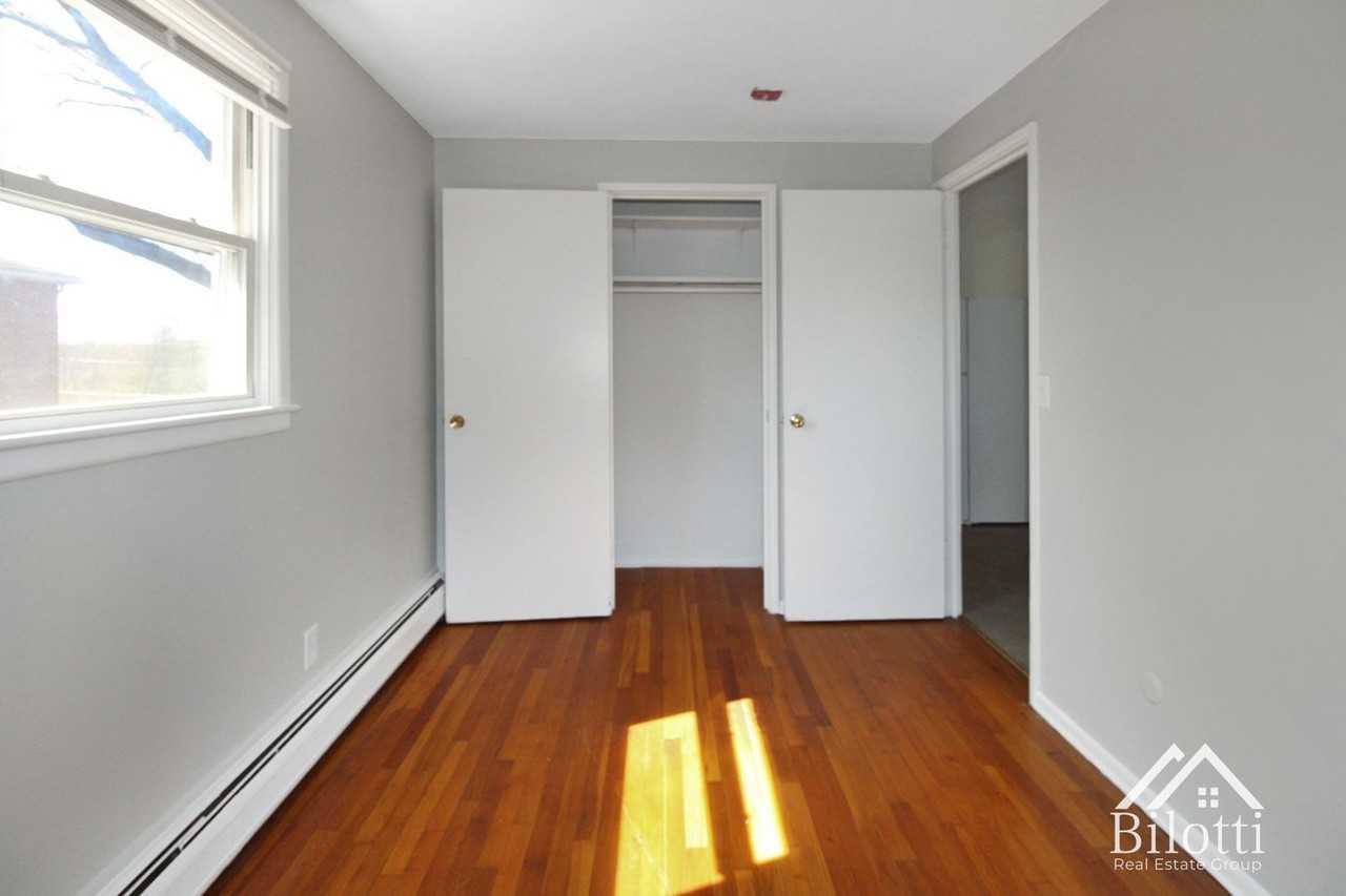 5 Chestnut Street - Photo 7 of 12
