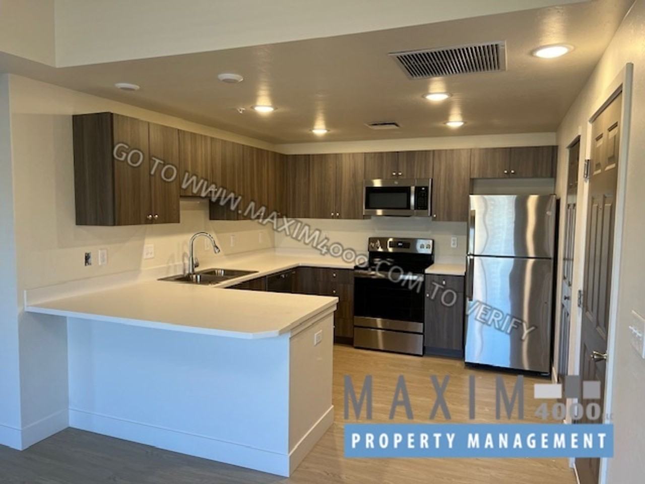 980 GRAND AVENUE - Photo 2 of 14