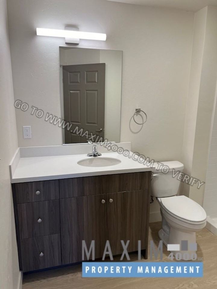 980 GRAND AVENUE - Photo 4 of 14
