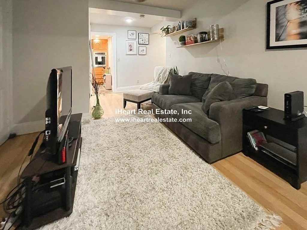 Commonwealth Ave #10 - Photo 3 of 30