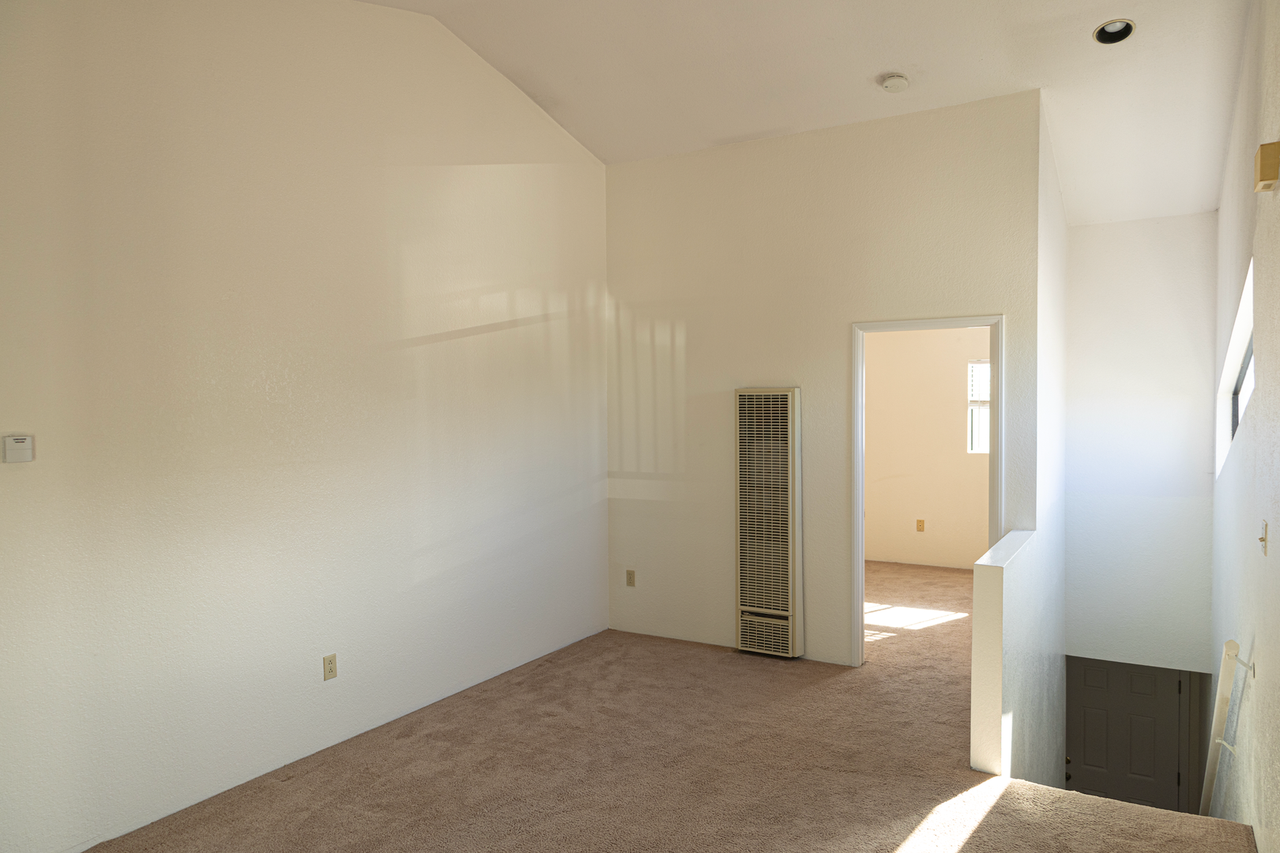 3826 Shasta St - Photo 5 of 40