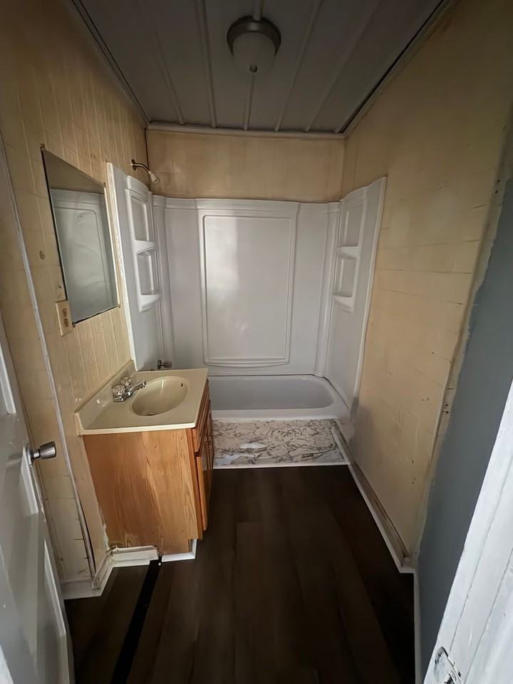 302 Bryan St - Photo 5 of 7