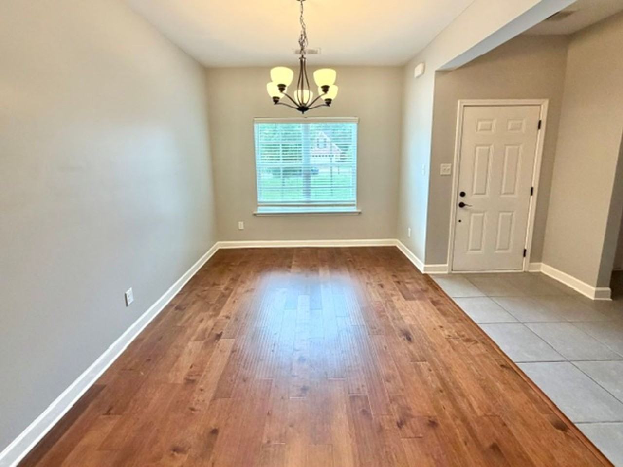 8136 Maywood Dr - Photo 4 of 12