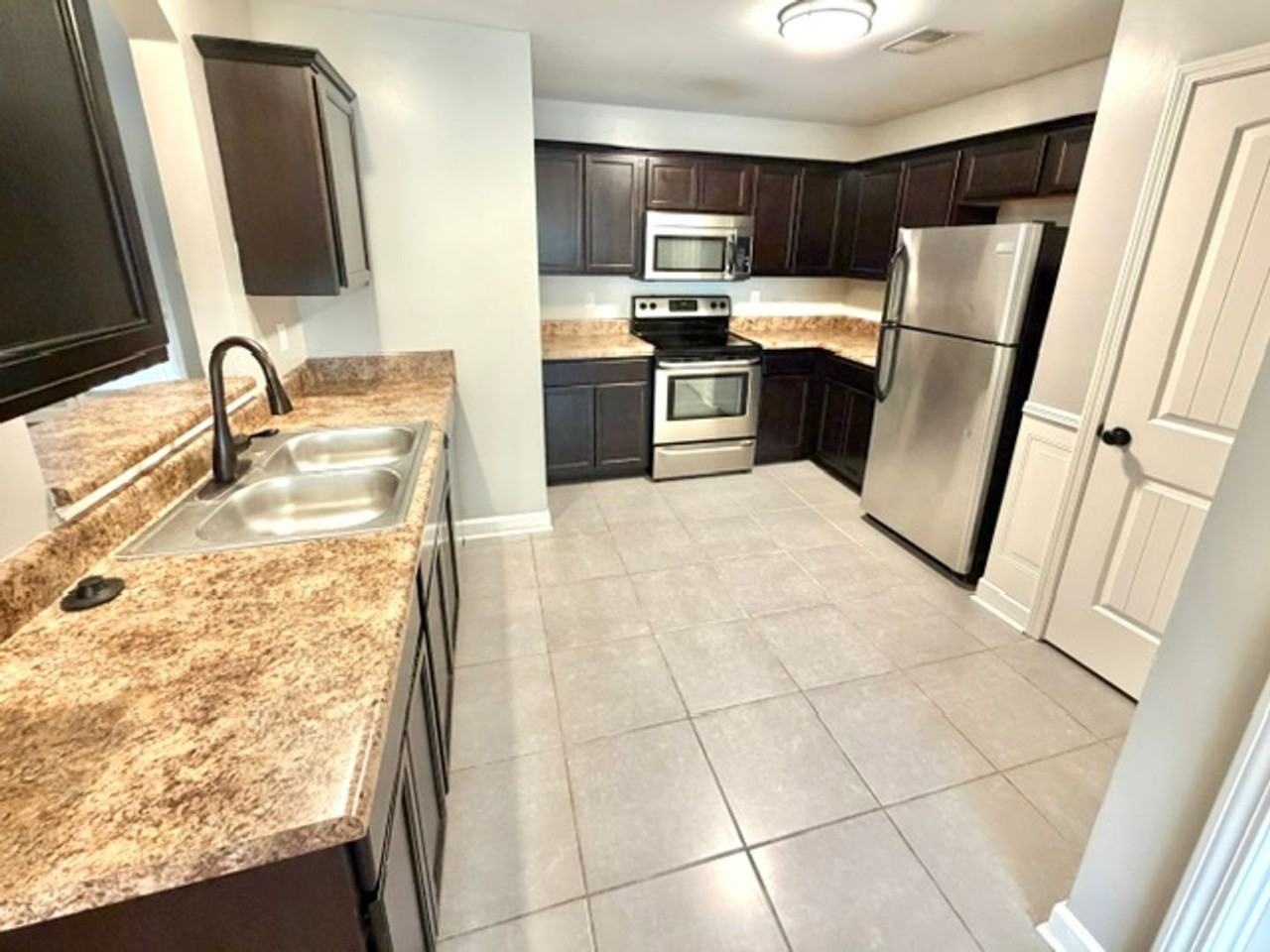 8136 Maywood Dr - Photo 5 of 12