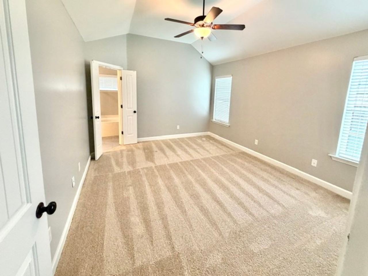 8136 Maywood Dr - Photo 6 of 12