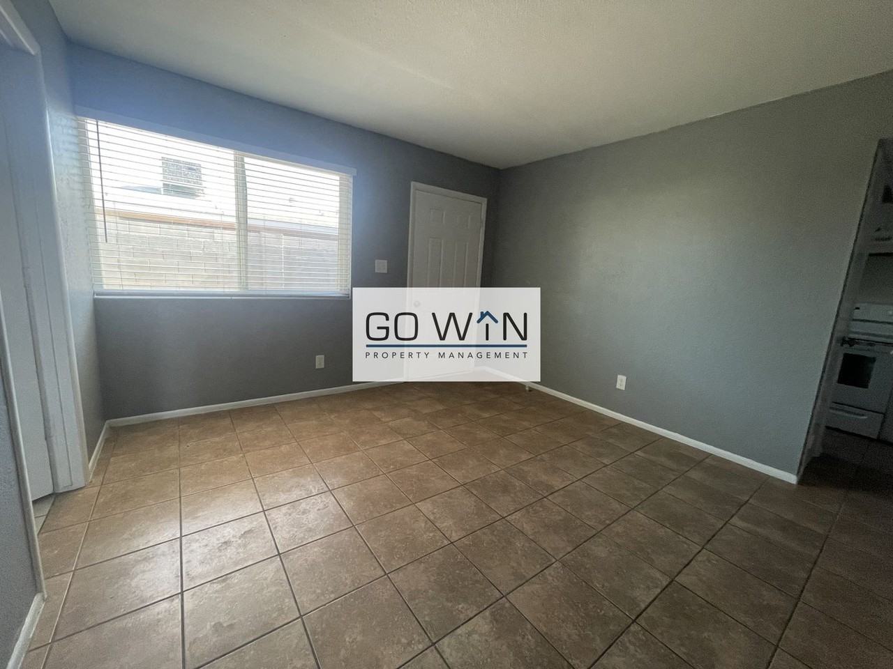 237 S Allen St - Photo 6 of 34